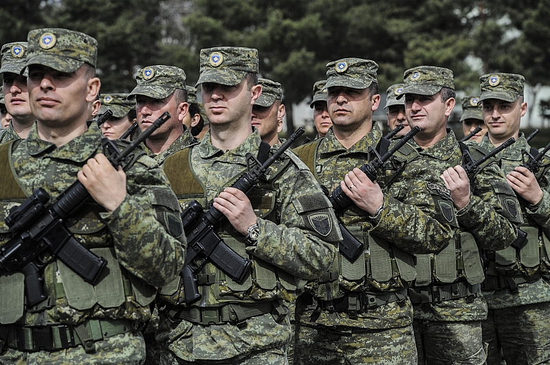 Сръбската армия е в повишена бойна готовност заради напрежението в