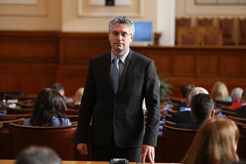 Станислав Стоянов положи клетва като народен представител от парламентарната група