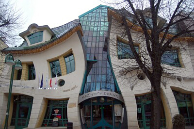 1._the_crooked_house_sopot_poland.jpg