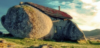 18._stone_house_guimares_portugal.jpg
