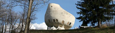 20._weird_house_in_alps.jpg