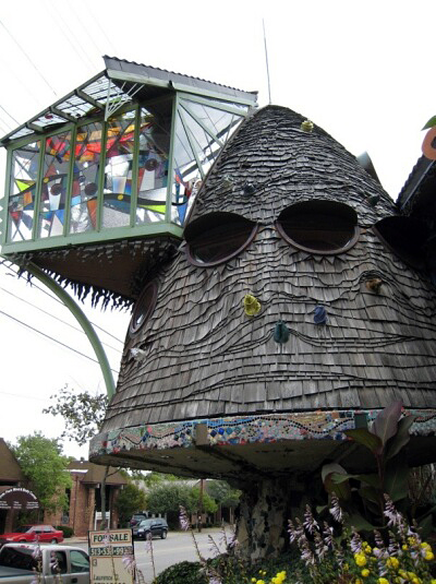 5._the_mushroom_house_aka_tree_house_cincinnati_ohio_usa.jpg