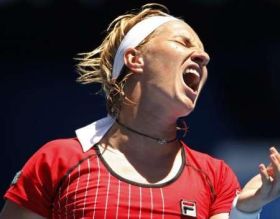 aus-open-kuznetsova-shouts-v-pironkova.jpg