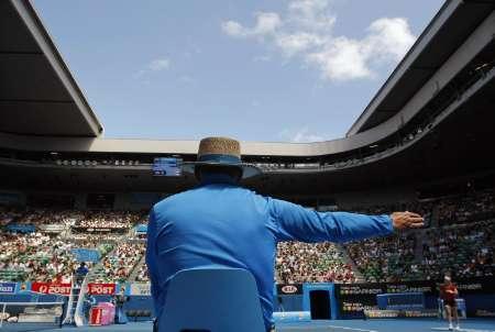 aus-open-linesman-pironkova-kuznetsova-rod-laver.jpg aus-open-linesman-pironkova-kuznetsova-rod-laver.jpg