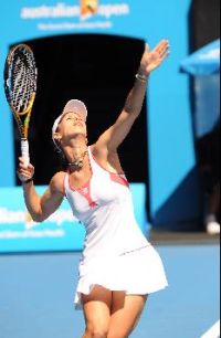 aus-open-pironkova-serves-v-kuznetsova.jpg aus-open-pironkova-serves-v-kuznetsova.jpg