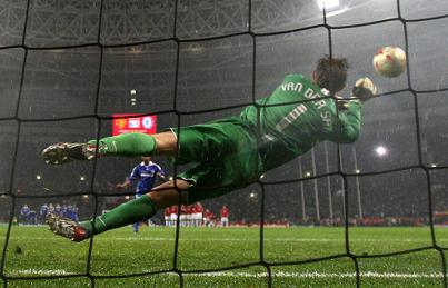 champs-lge-final-10-vdsar-saves-anelka.jpg champs-lge-final-10-vdsar-saves-anelka.jpg