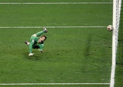 champs-lge-final-4-drogba-hit-post.jpg champs-lge-final-4-drogba-hit-post.jpg