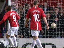 cl-berbatov-1st-v-celtic.jpg