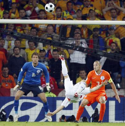 euro2008-hol-rom-fl-petre-stekelenburg-heitinga.jpg