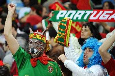 euro2008-portugal-fans.jpg euro2008-portugal-fans.jpg