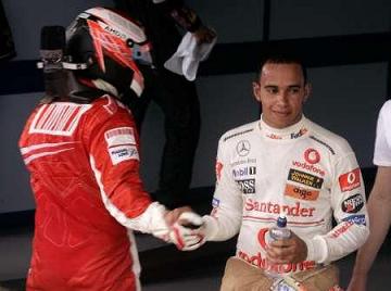 kimi-raikkonen-congratulated-by-lewis-hamilton.jpg kimi-raikkonen-congratulated-by-lewis-hamilton.jpg