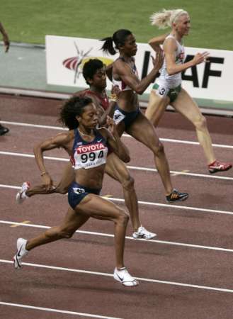 richards-jayasinghe-moore-naimova-200m.jpg