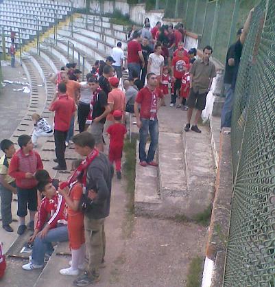 sandanski-cska-fans-waiting-30mins.jpg sandanski-cska-fans-waiting-30mins.jpg