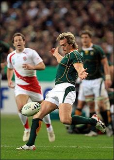 south-africa-fullback-percy-montgomery-kicks.jpg