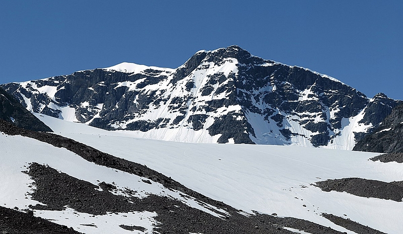 Най-високият връх в Швеция вече не е царят на хълмовете.