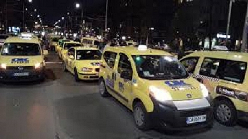 Въведоха нови минимални цени на таксиметровите услуги в София, съобщи