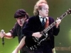 Фронтменът на AC/DC критикува Боно