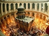 Благодатният огън слезе в Ерусалим, идва към България