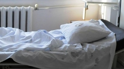 Настаняват пациенти на несъществуващи легла
