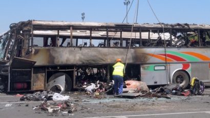 Взривяват 2 автобуса за разследването на атентата в Бургас