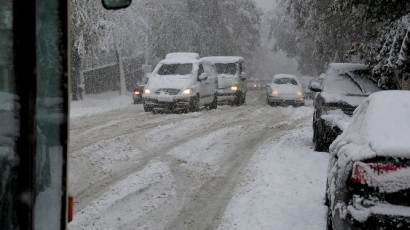 Катастрофи във Велико Търново заради снежни пътища
