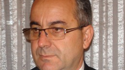 Л. Младенов: Изборите в Македония не бяха нито честни, нито демократични