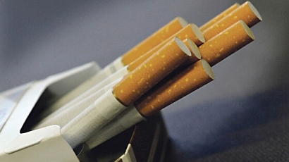 Фрог научи: Дясната ръка на Доктора скътал нелегалните цигари от тировете