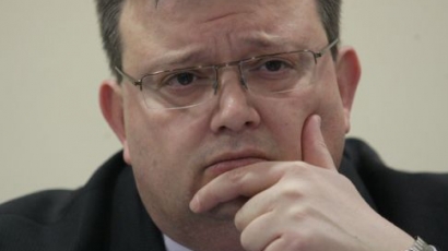Цацаров търси решение за КТБ с банкери във вторник