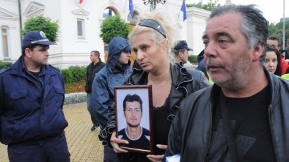 Галя Райнова пред Фрог: Доживотен затвор за убийците на сина ми!  