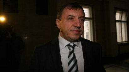 Прокуратурата подхваща Ал. Петров, снимал тайно протестите?