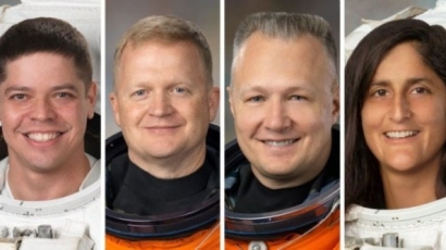 NASA определи астронавтите за първия частен полет