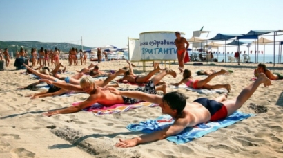 Връщат забраната за къпане на Офицерския плаж