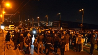 София под полицейска обсада, стотици протестират в цялата страна