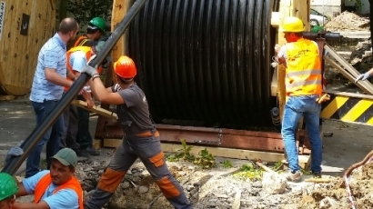 ЧЕЗ полага новия супер кабел 110 kV в София