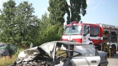 Четирима и дете загинаха при катастрофа край Луковит