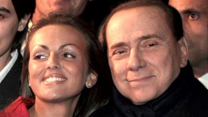 Берлускони забрави Дарина, сгоди се за 28-годишна