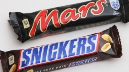 Ето в кои партиди на десертите Mars и Snickers има пластмаса
