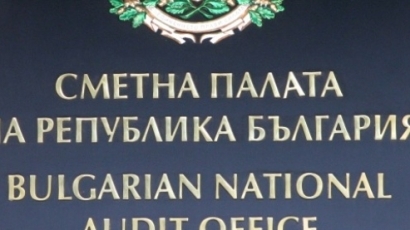 Костадинов: Счетоводителят на ФНИ не е завършил специалността
