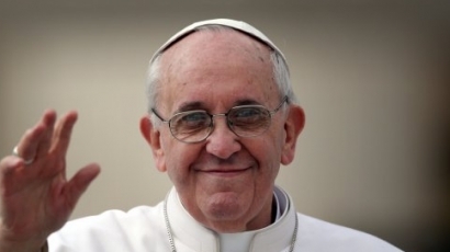 Папата: Икономиката и политиката трябва да служат на обиконвания човек