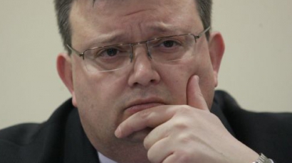 Цацаров обвини Цветанов за 50 000 и поиска депутатския му имунитет