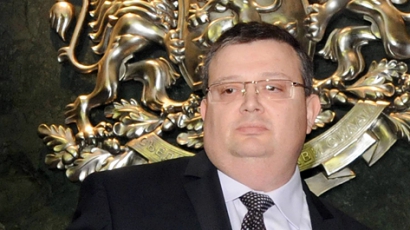 Цацаров: Ако някой иска беззъба прокуратура, да я потърси другаде