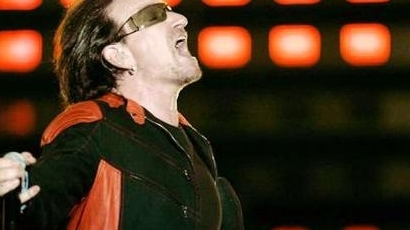 U2 отложи концерта си в Париж