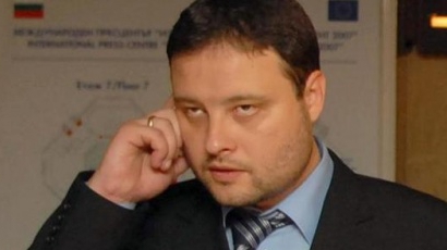 Чуколов: Борисов 4 г. показваше среден пръст, къде бяха протестиращите?