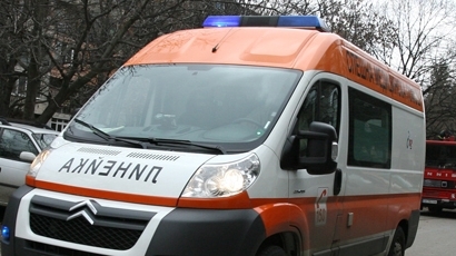 Касапница край Ребърково: ТИР помете кола с три деца