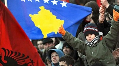 Пак обгазиха парламента на Косово