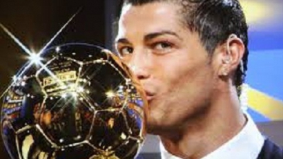 Роналдо спечели "Златната топка"