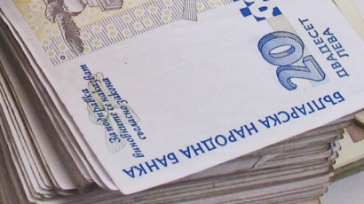 Българите кътат във влогове 36.5 млрд. лева