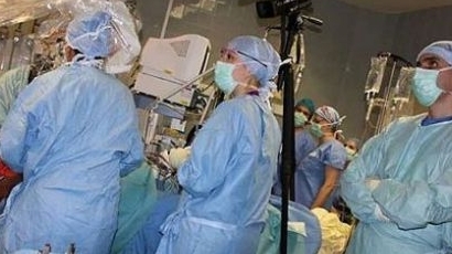 Откриха забравена марля в гърлото на оперирана жена