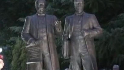 Войници уринираха върху паметник на Евлоги и Христо Георгиеви
