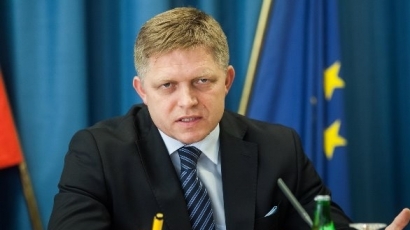 Премиерът на Словакия: Някои журналисти са ”мръсни, антисловашки проститутки”.
